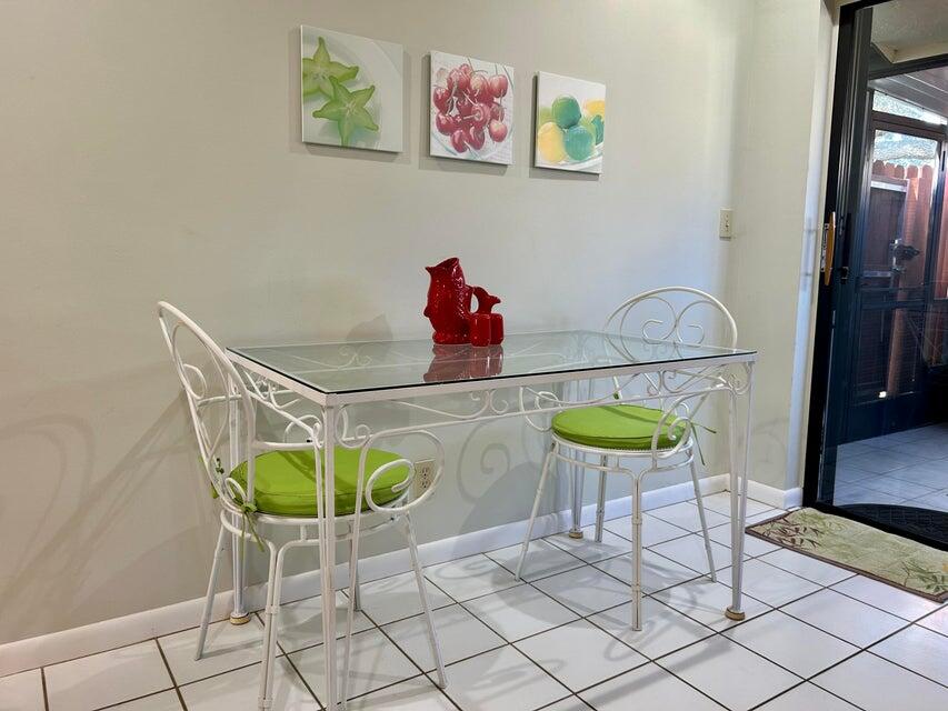 VILLAS OF HOBE SOUND COND - Residential Lease