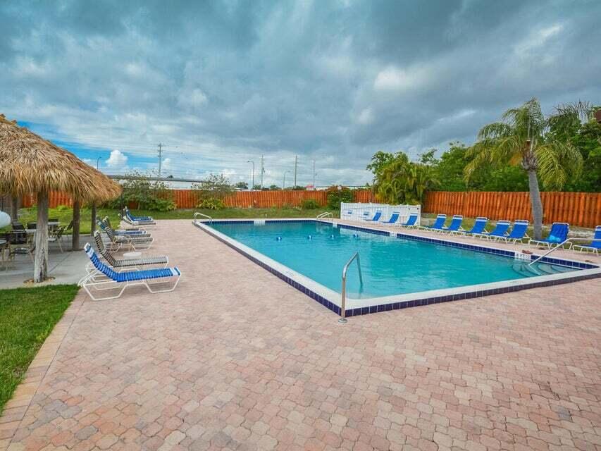 VILLAS OF HOBE SOUND COND - Residential Lease