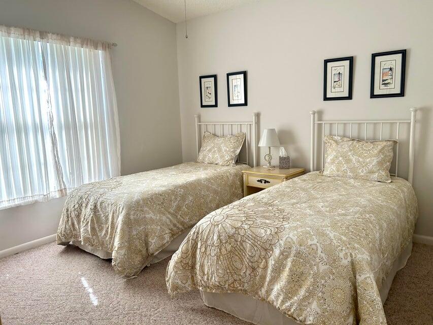 VILLAS OF HOBE SOUND COND - Residential Lease