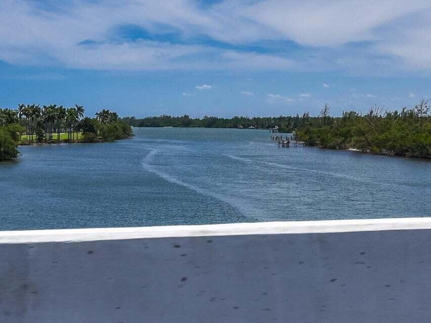 VILLAS OF HOBE SOUND COND - Residential Lease