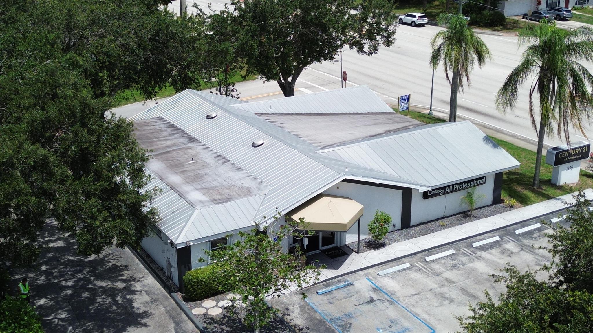 SOUTH PORT ST LUCIE-UNIT - Commercial Lease