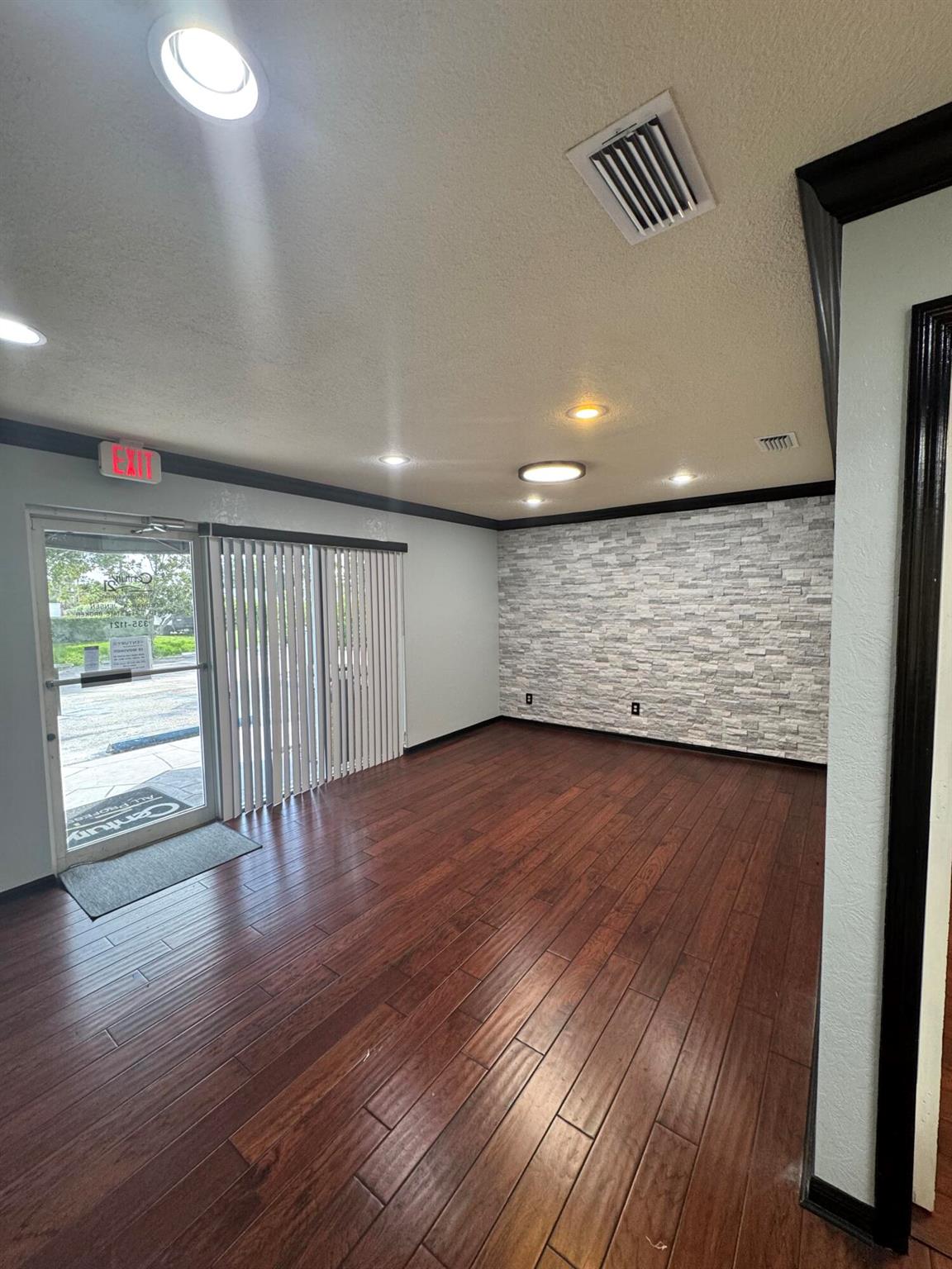 SOUTH PORT ST LUCIE-UNIT - Commercial Lease