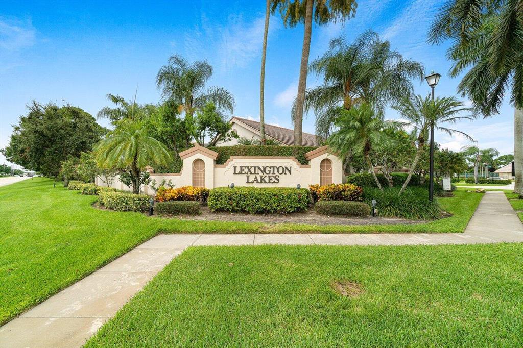 LEXINGTON LAKES - Residential