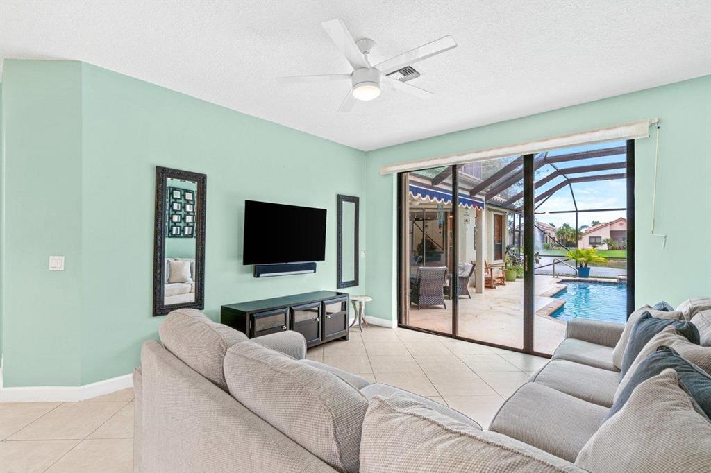 LEXINGTON LAKES - Residential