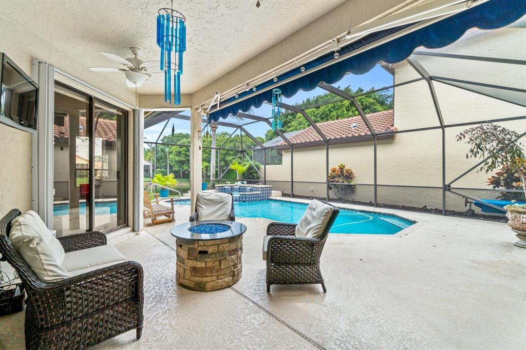 LEXINGTON LAKES - Residential