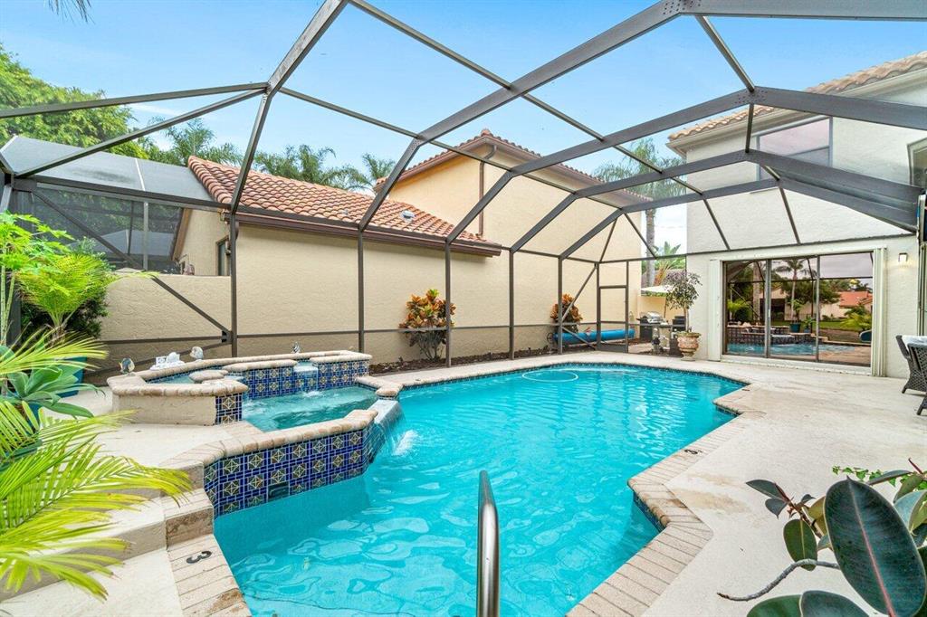 LEXINGTON LAKES - Residential