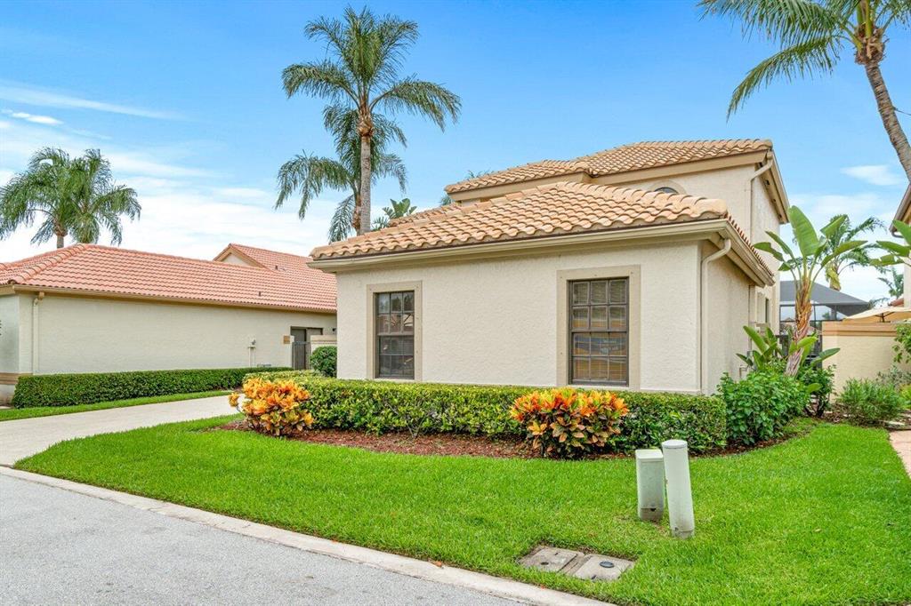 LEXINGTON LAKES - Residential