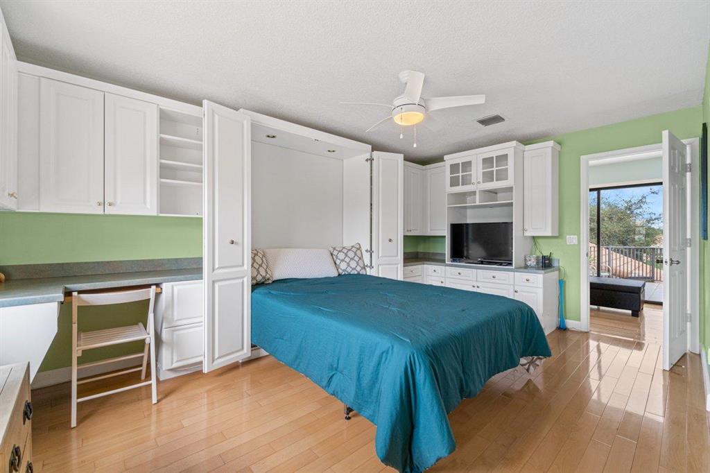 LEXINGTON LAKES - Residential