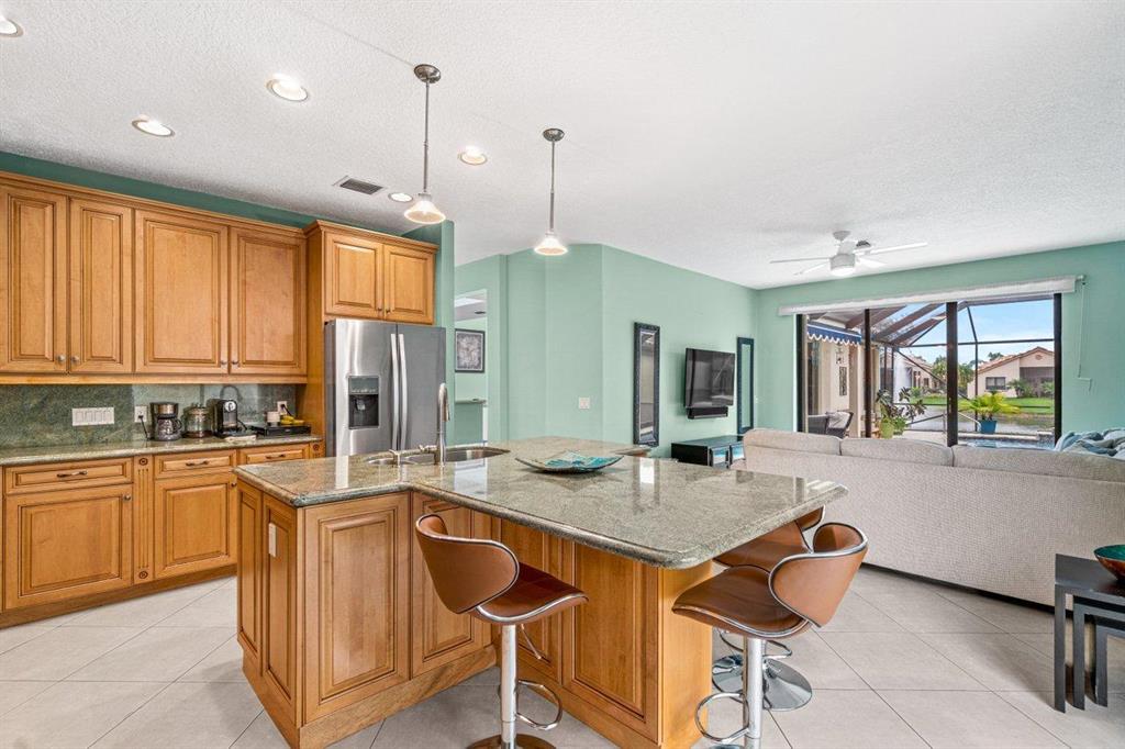 LEXINGTON LAKES - Residential