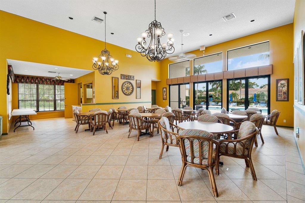 LEXINGTON LAKES - Residential