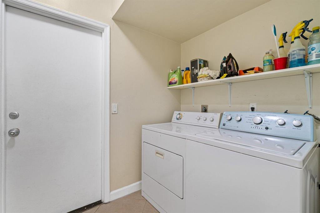 LEXINGTON LAKES - Residential