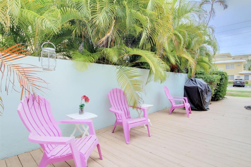 Photo of 381 SE 20th Avenue #1, Deerfield Beach, FL 33441 (MLS # R11090501)