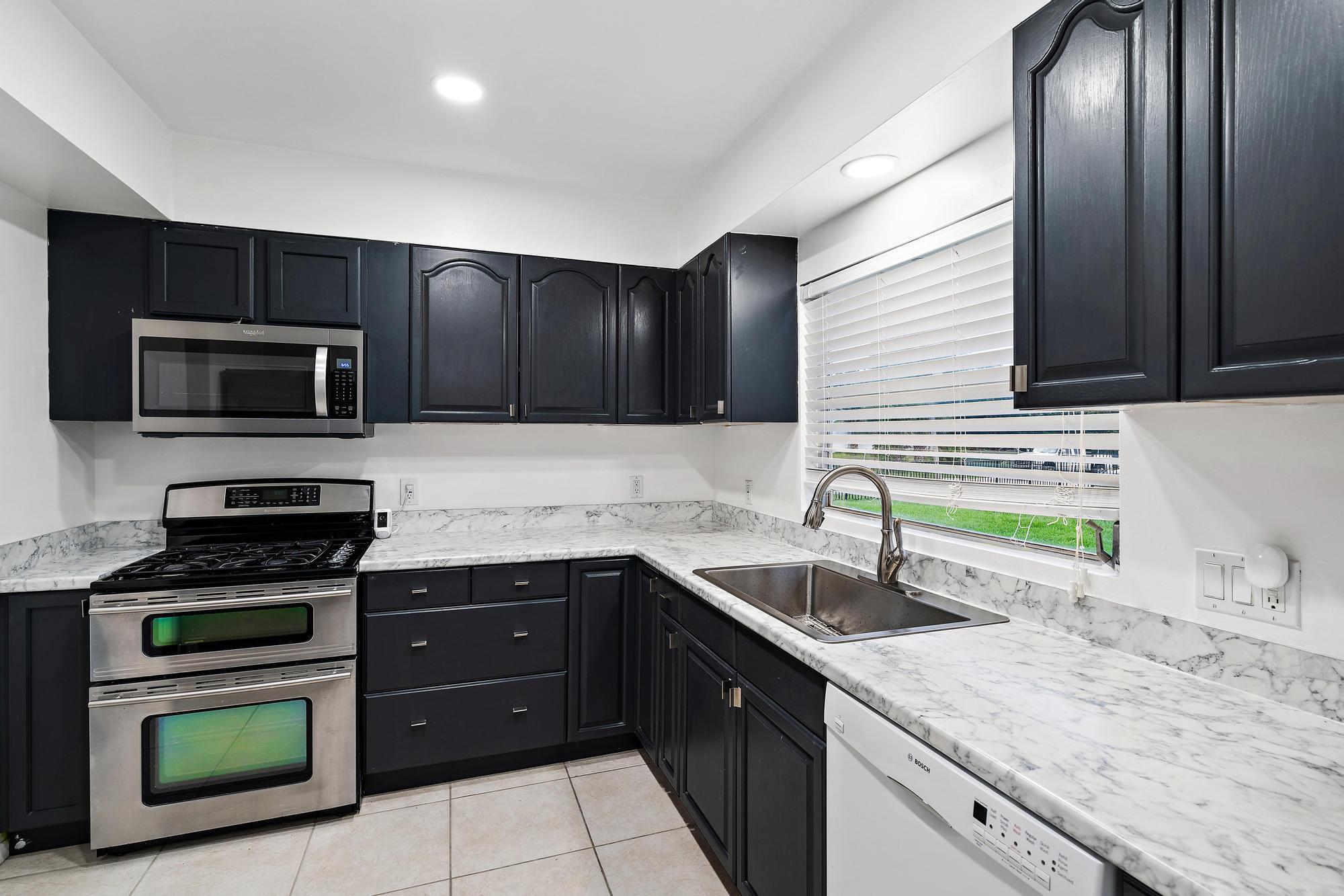 931 33rd Street