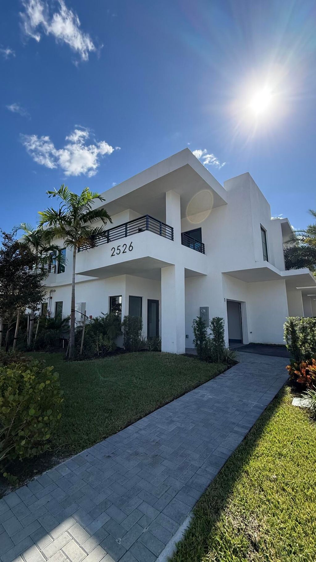 Photo of 2526 Pierce Street #4, Hollywood, FL 33020 (MLS # B26012909)