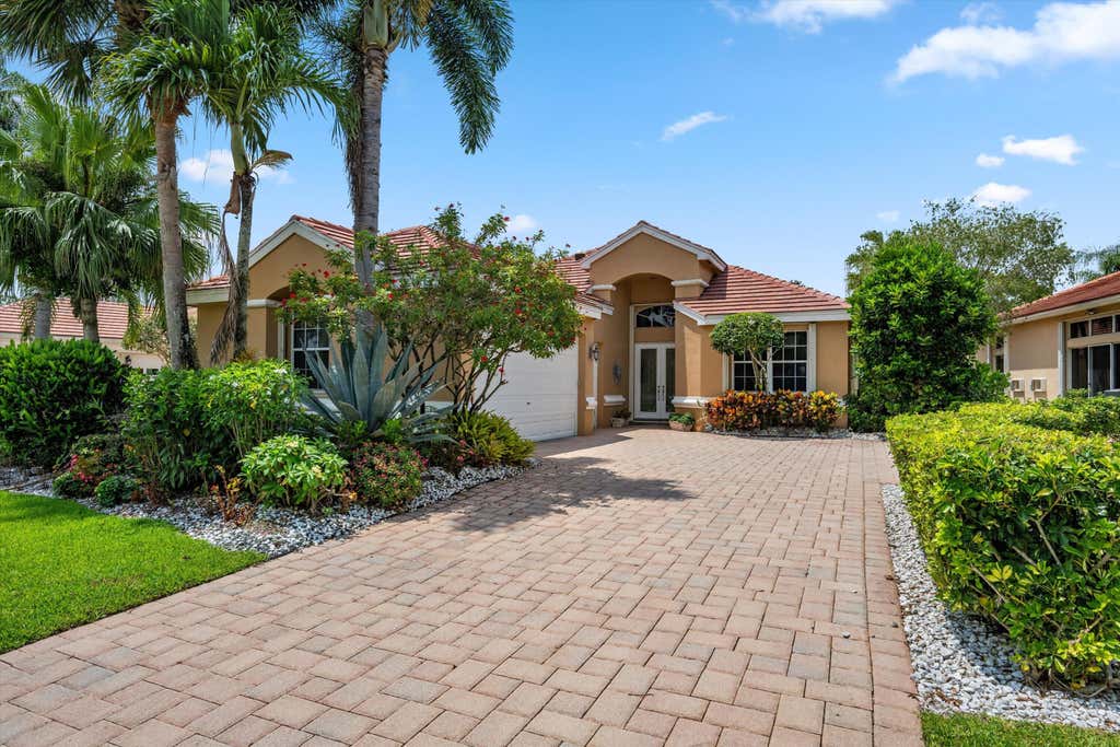 Photo of 4462 Hazleton Lane, Lake Worth, FL 33449 (MLS # B26052616)