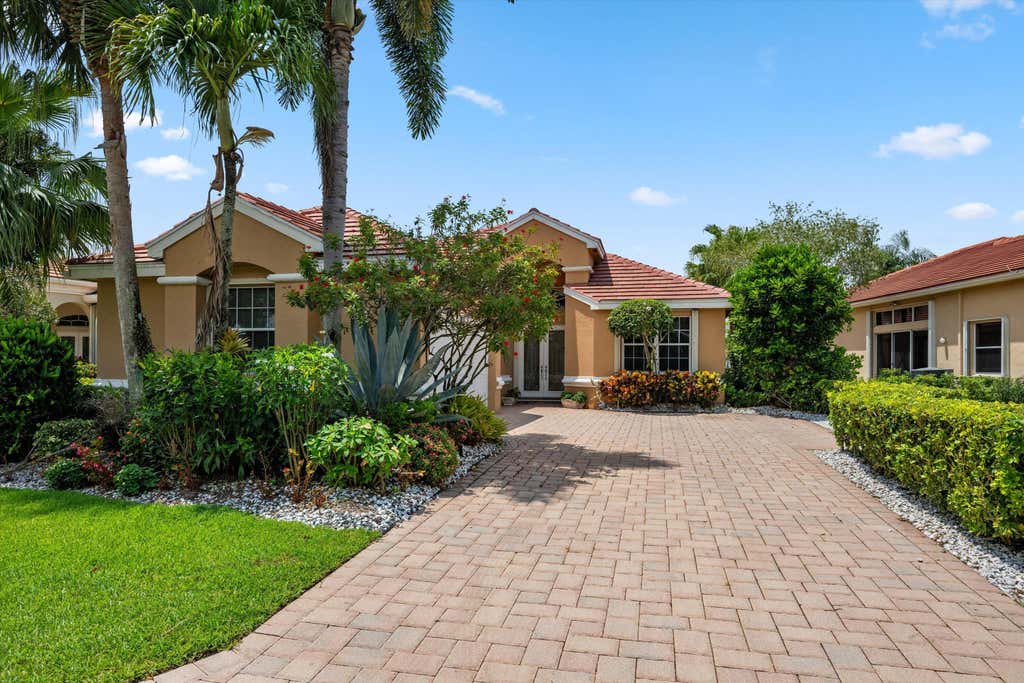 Photo of 4462 Hazleton Lane, Lake Worth, FL 33449 (MLS # B26052616)
