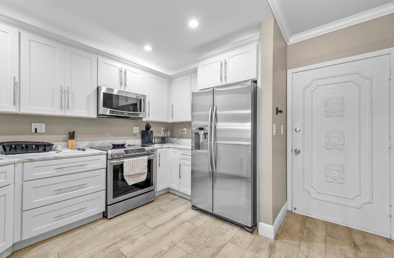 900 SW 12th Street 206
