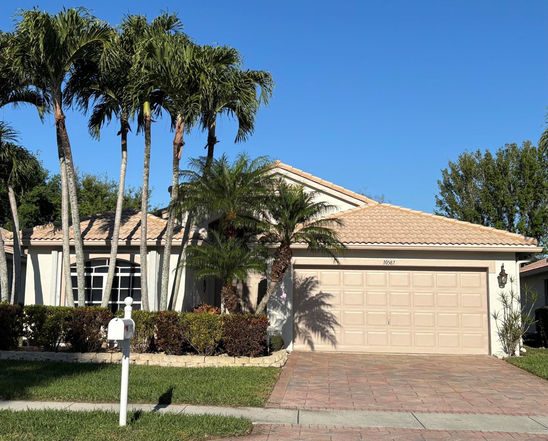 10587 Tropical Breeze Lane