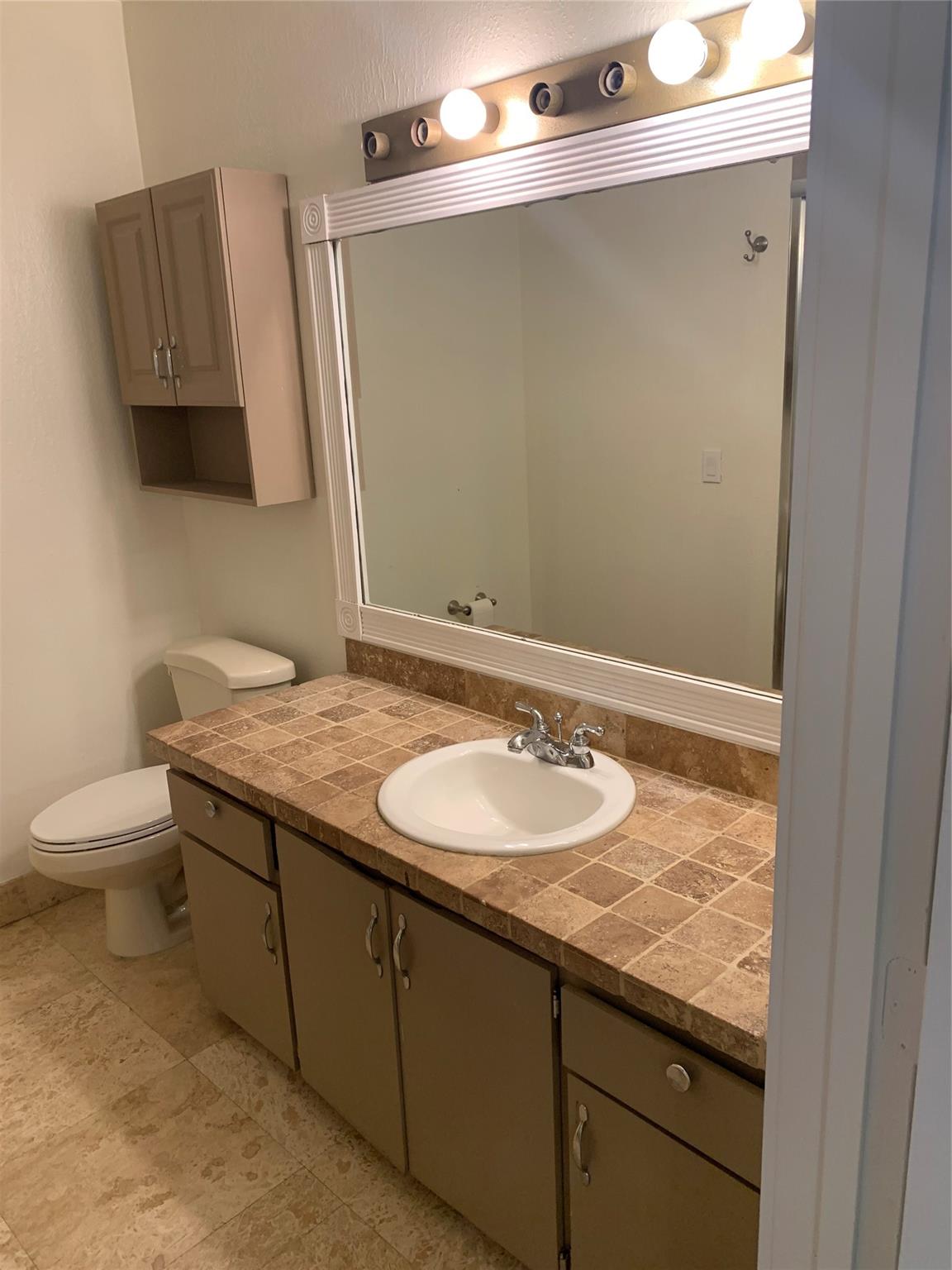 Hidden Oaks Twnhs - Residential Lease