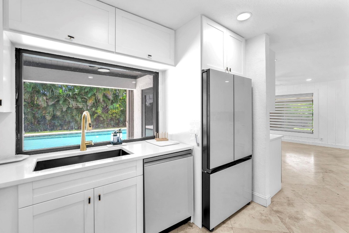 Jonel Terrace 3 90-40 B - Residential