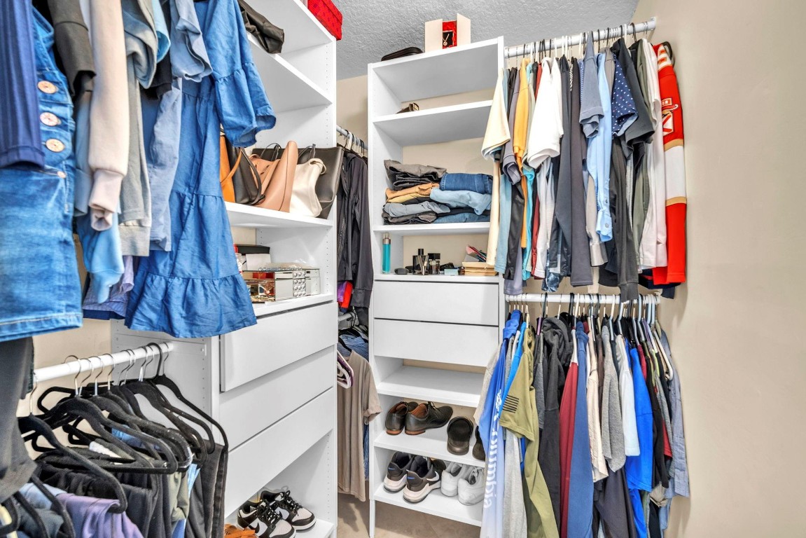 Jonel Terrace 3 90-40 B - Residential