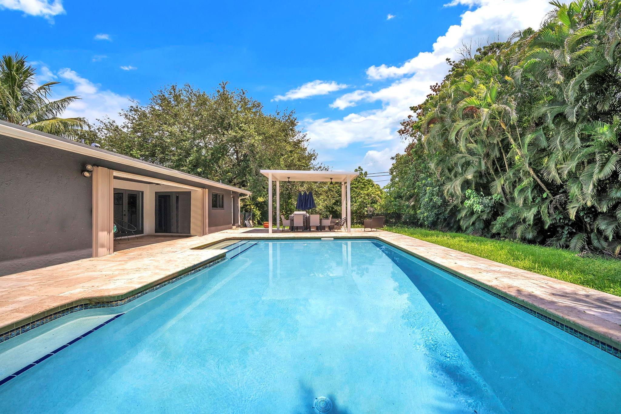 Jonel Terrace 3 90-40 B - Residential