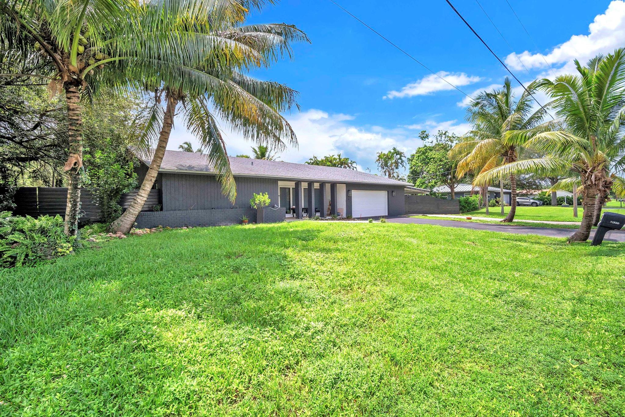 Jonel Terrace 3 90-40 B - Residential