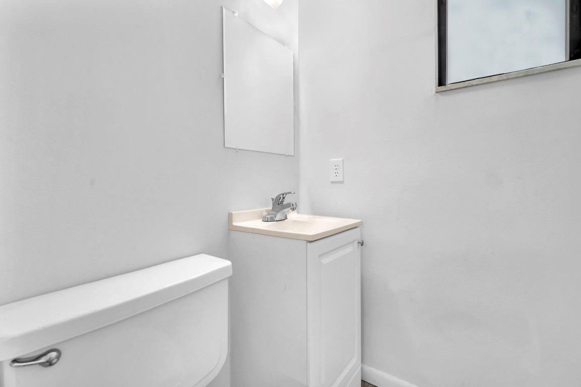 Jonel Terrace 3 90-40 B - Residential