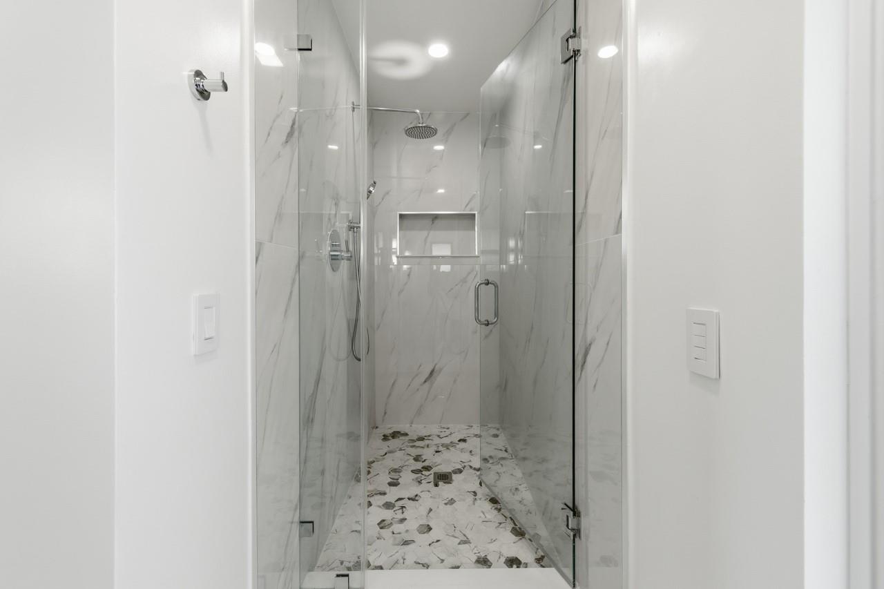 Lighthouse Point 6th Sec - Residential