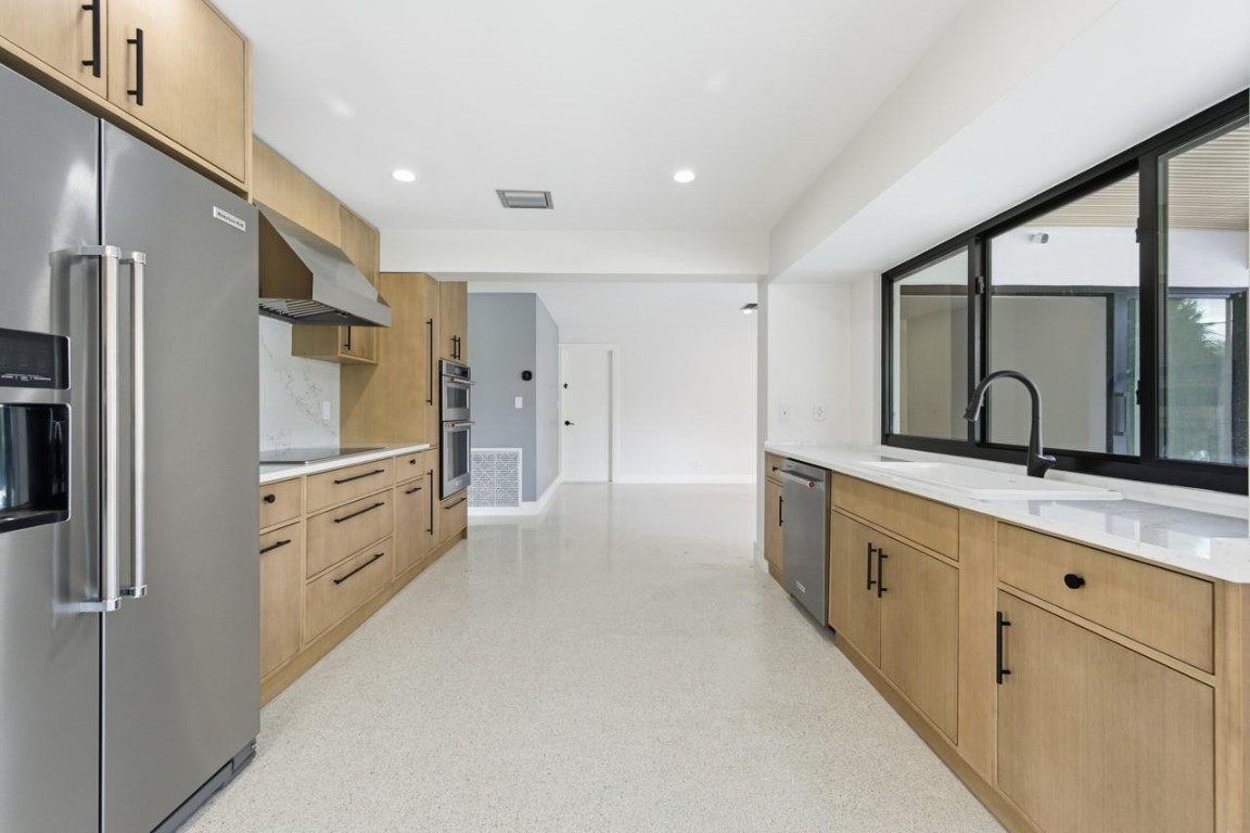 Lighthouse Point 6th Sec - Residential