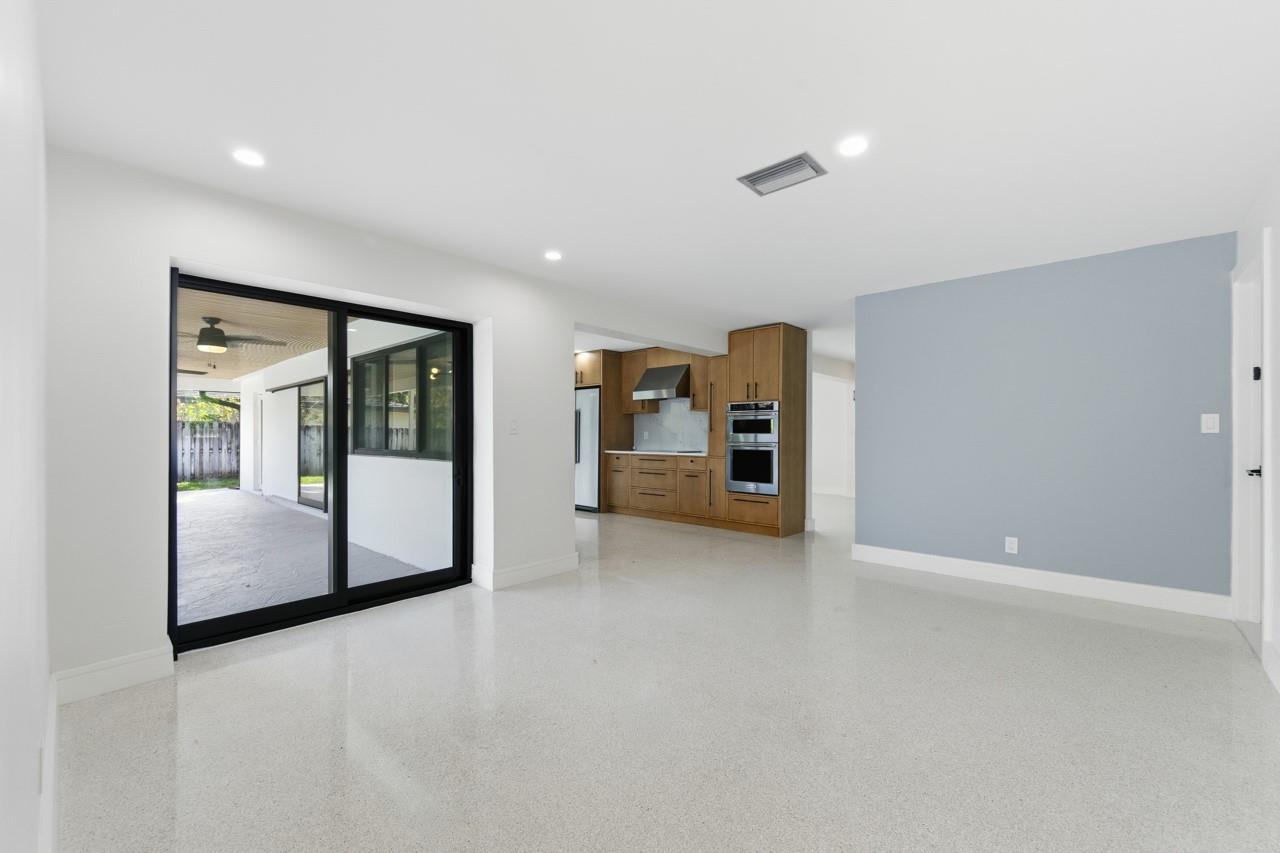 Lighthouse Point 6th Sec - Residential