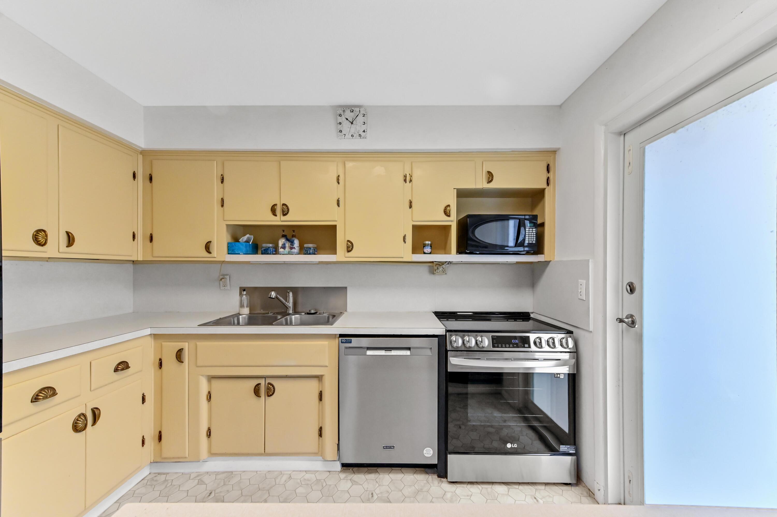 OAKLAND PARK - Residential