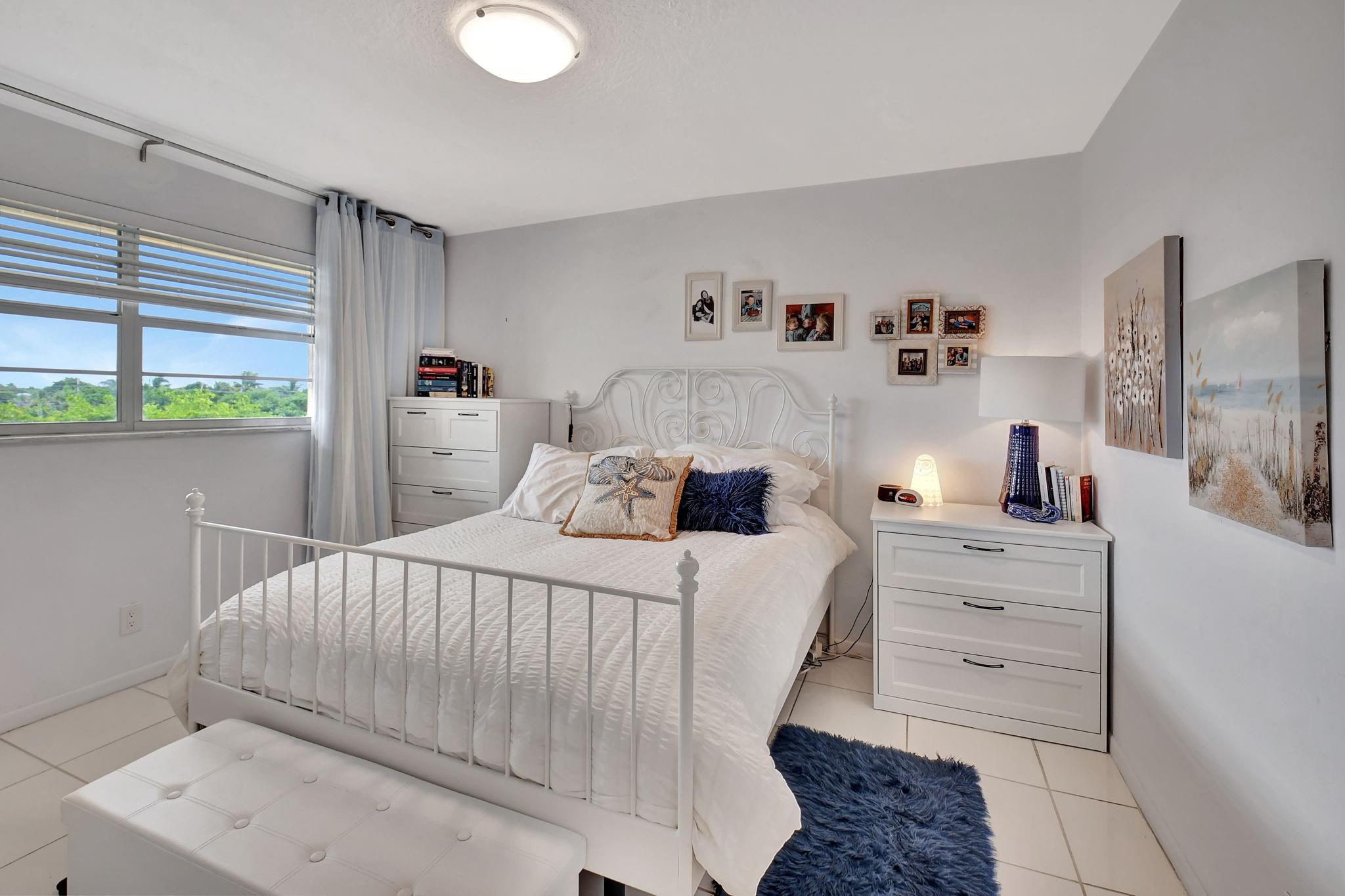 VILLAGE ROYALE GREENWOOD - Residential