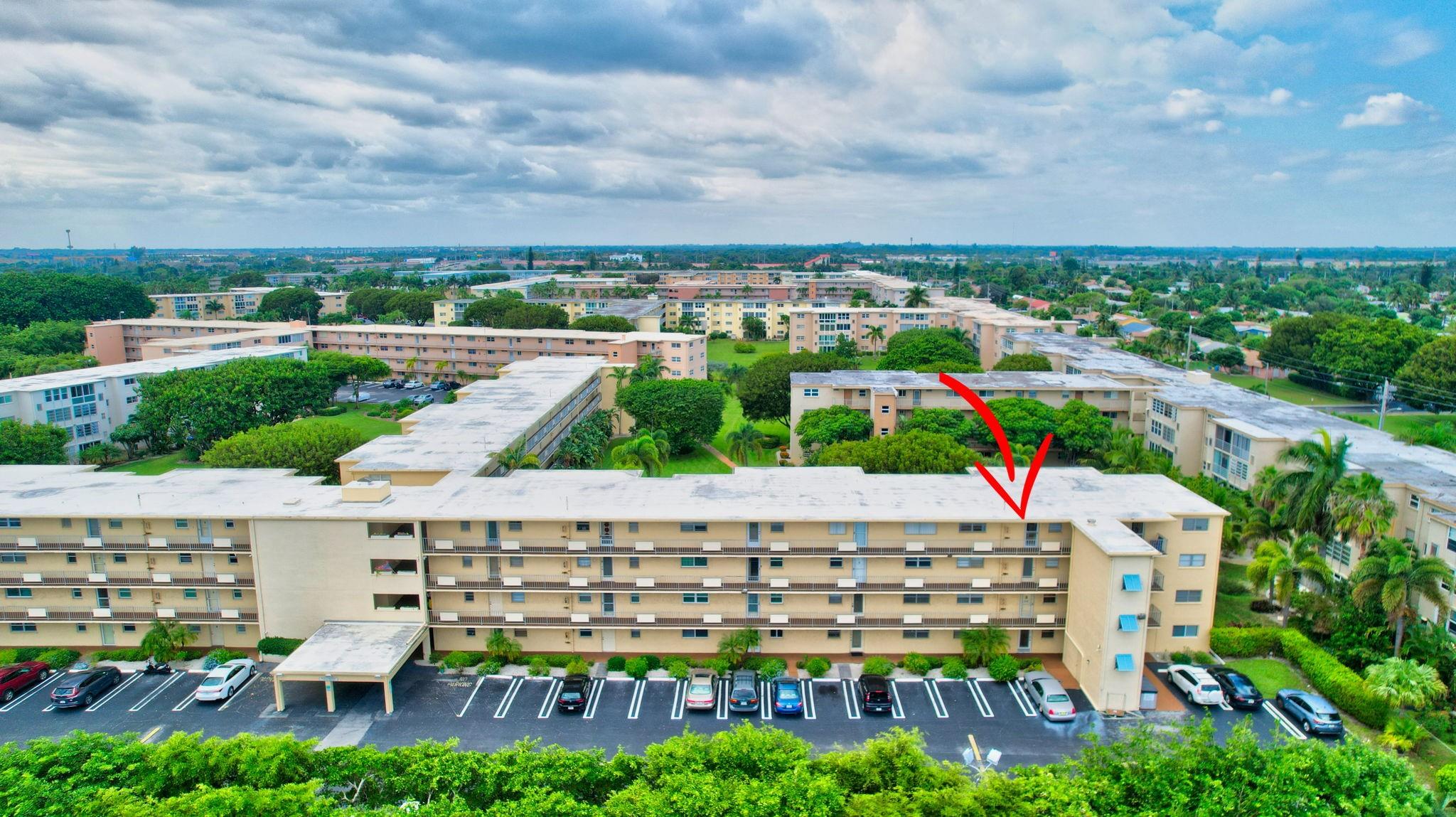 VILLAGE ROYALE GREENWOOD - Residential