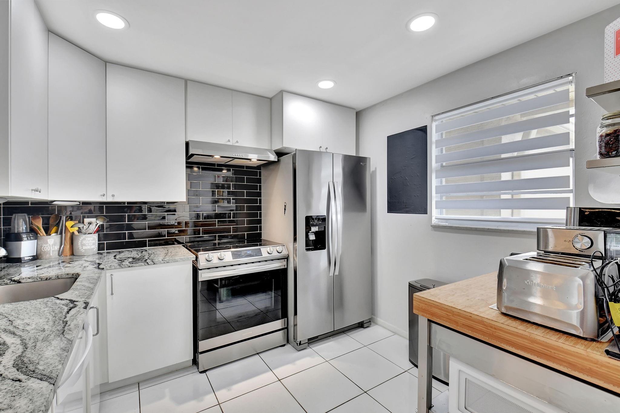 VILLAGE ROYALE GREENWOOD - Residential