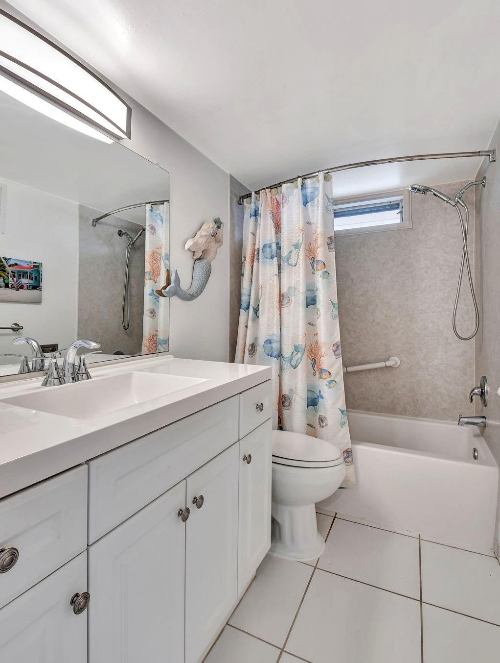 VILLAGE ROYALE GREENWOOD - Residential