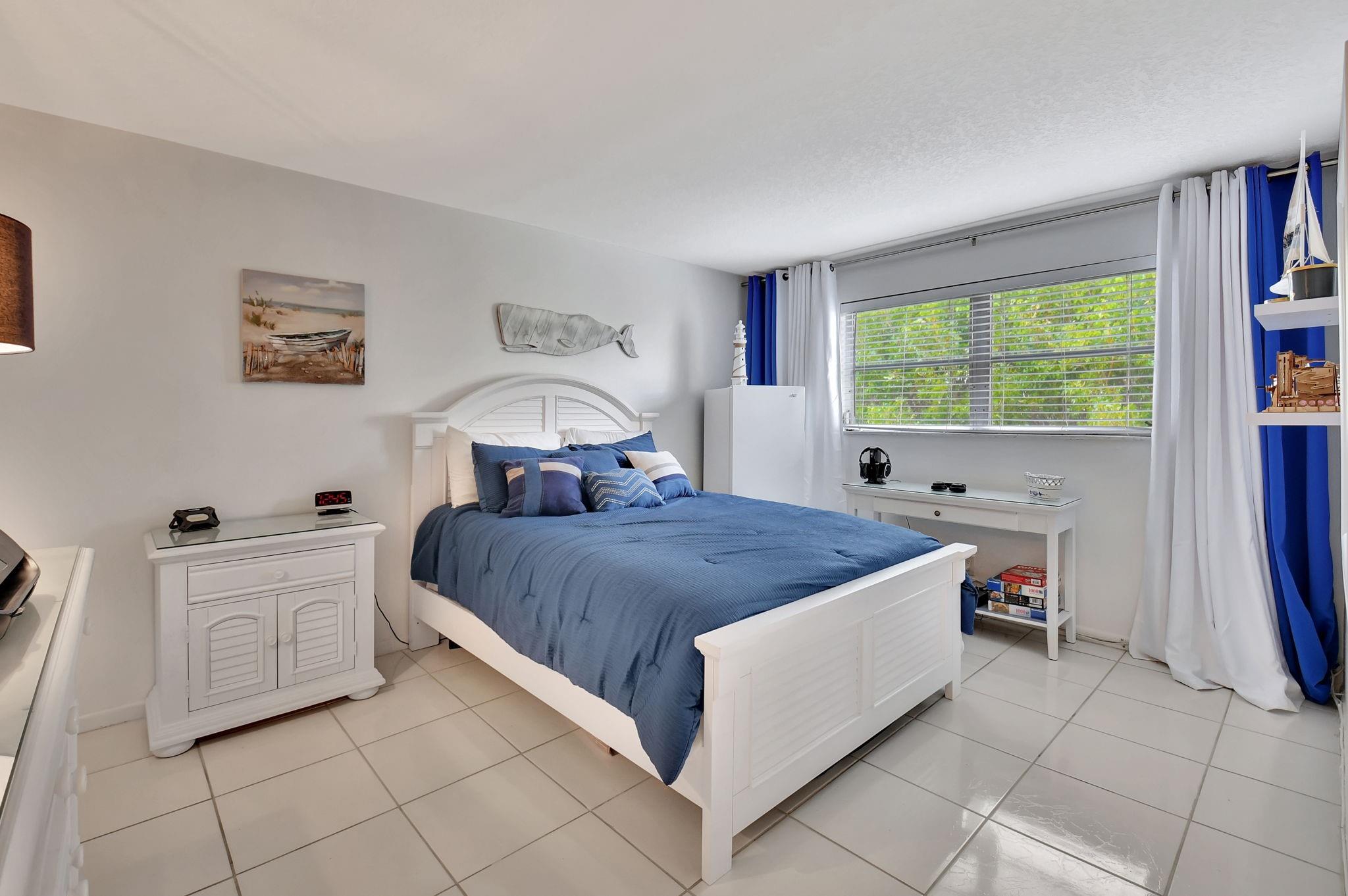 VILLAGE ROYALE GREENWOOD - Residential