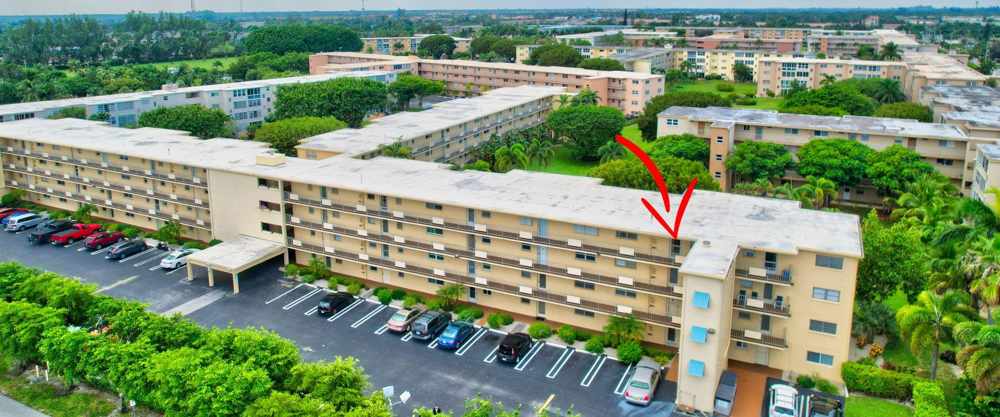 VILLAGE ROYALE GREENWOOD - Residential