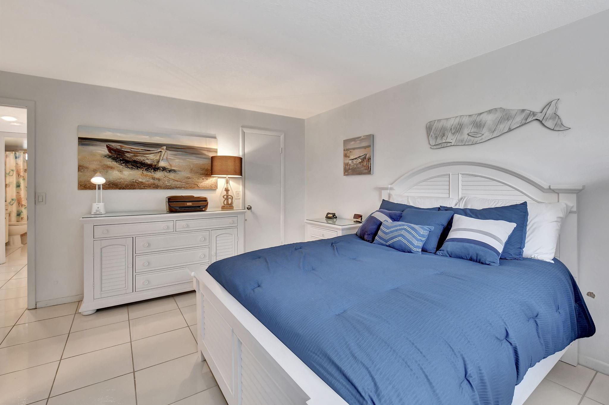 VILLAGE ROYALE GREENWOOD - Residential