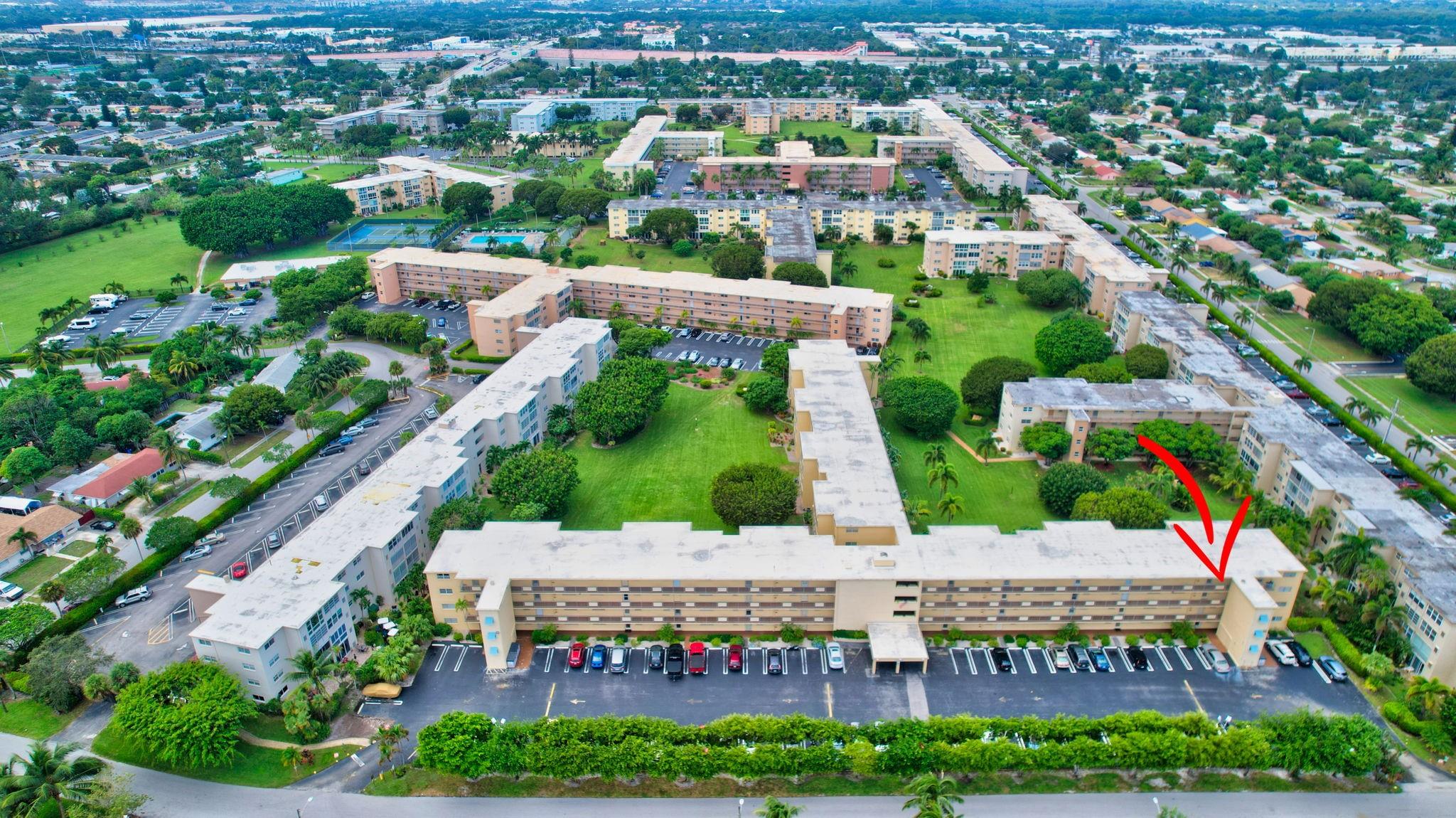 VILLAGE ROYALE GREENWOOD - Residential