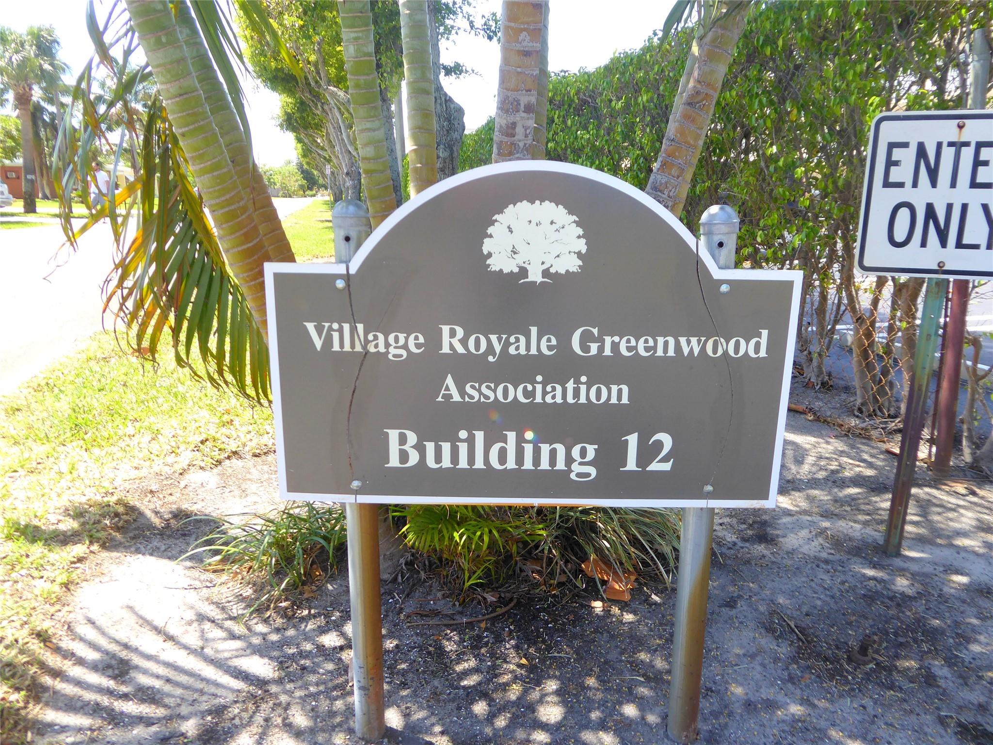 VILLAGE ROYALE GREENWOOD - Residential