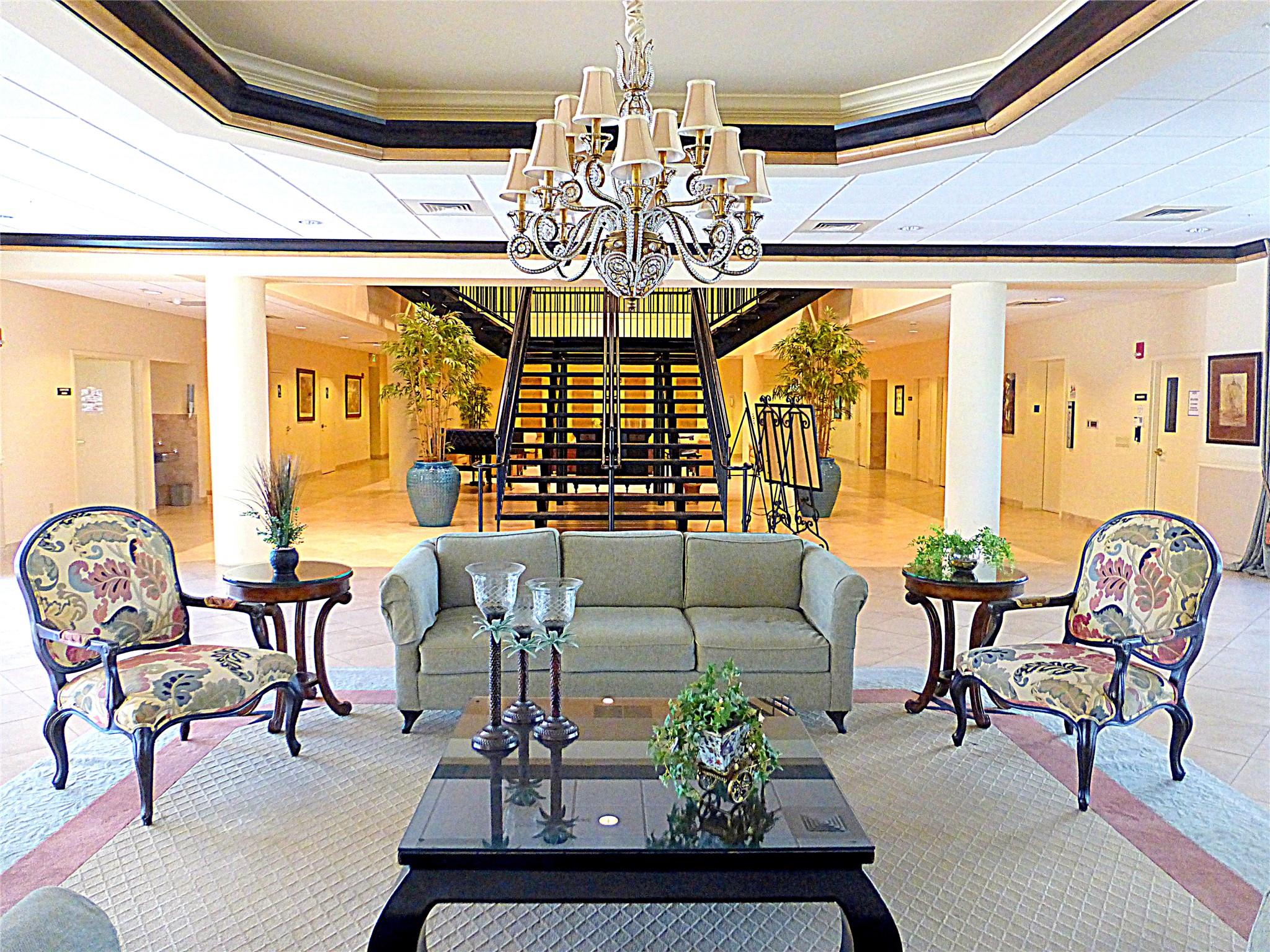 VILLAGE ROYALE GREENWOOD - Residential