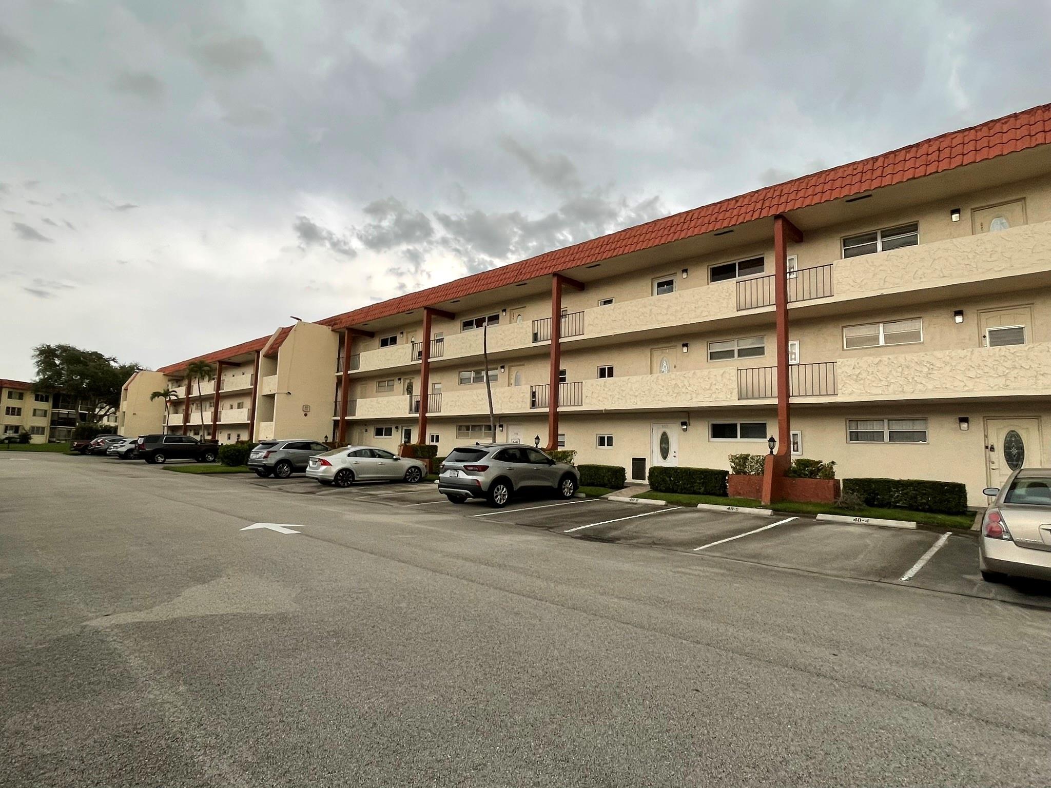 Hollybrook Golf & Tennis - Residential