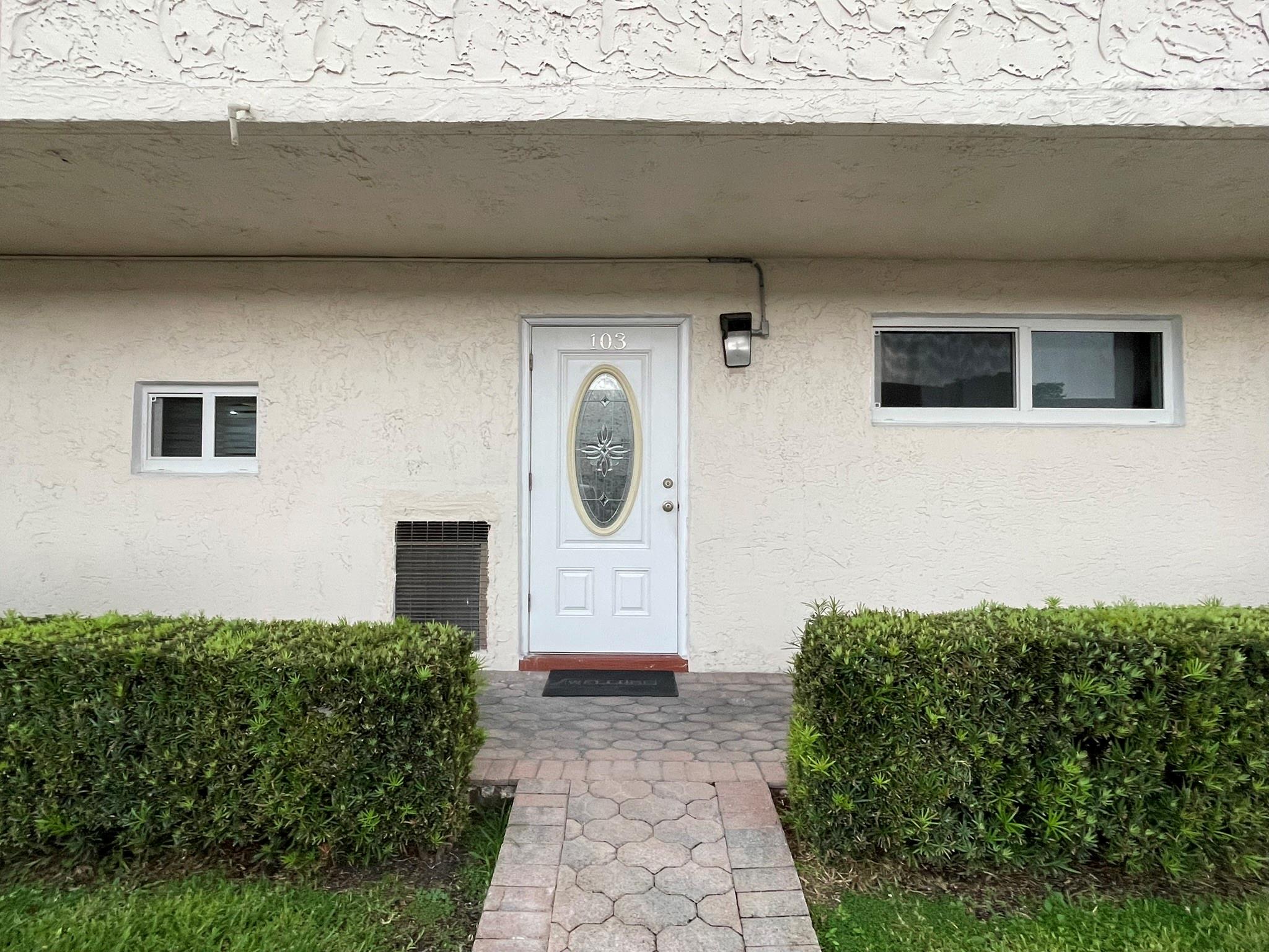 361 S Hollybrook Dr 103