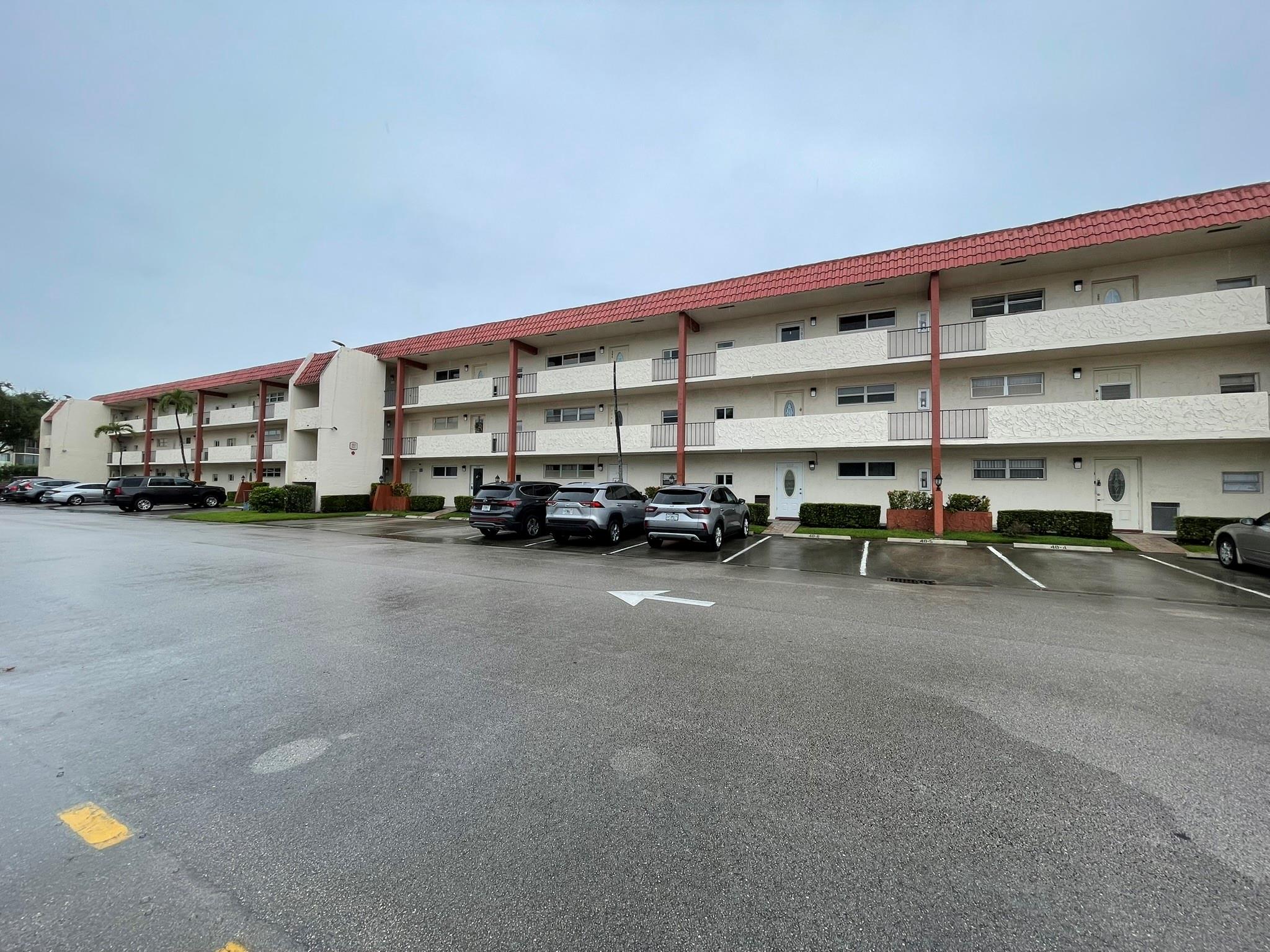 361 S Hollybrook Dr 103