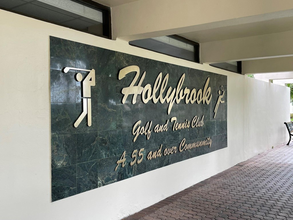 Hollybrook Golf & Tennis - Residential