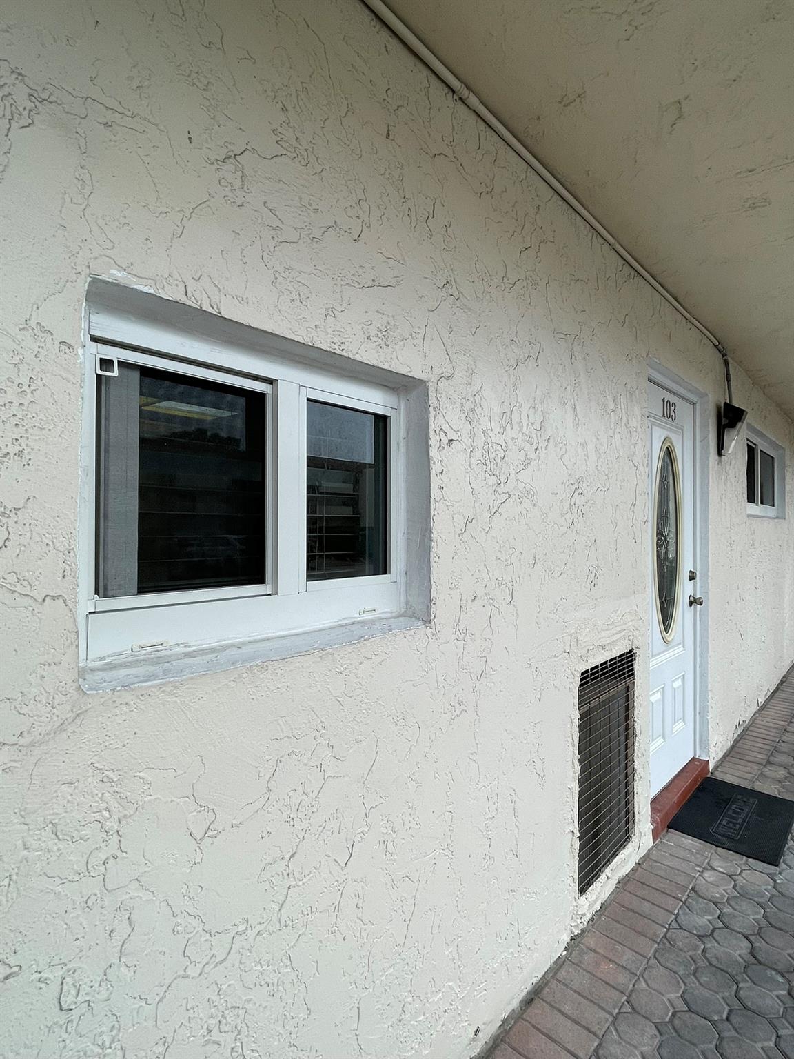 361 S Hollybrook Dr 103