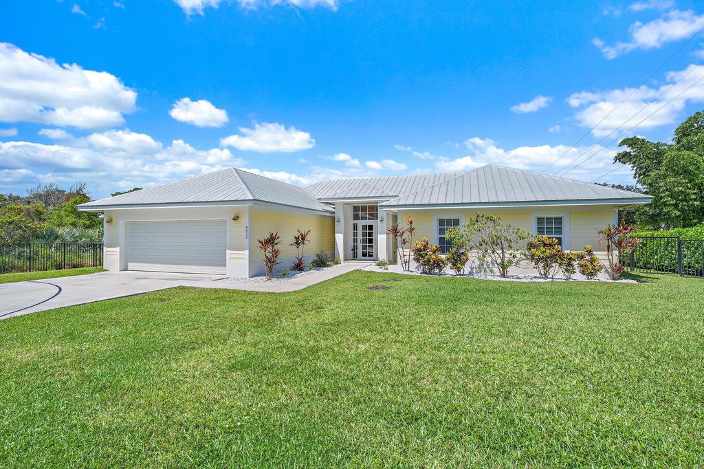 Photo of 9612 SE Highborne Way, Hobe Sound, FL 33455 (MLS # R11014456)