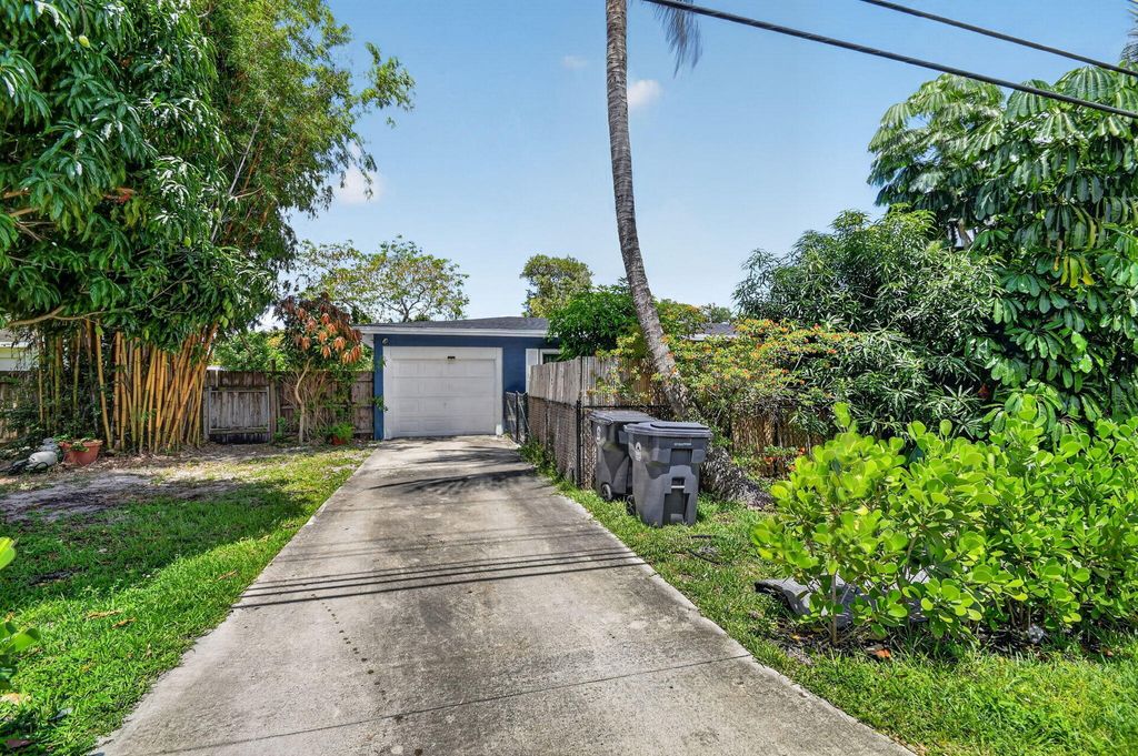 Photo of 4329 Kirk Road, Lake Worth, FL 33461 (MLS # B26026992)