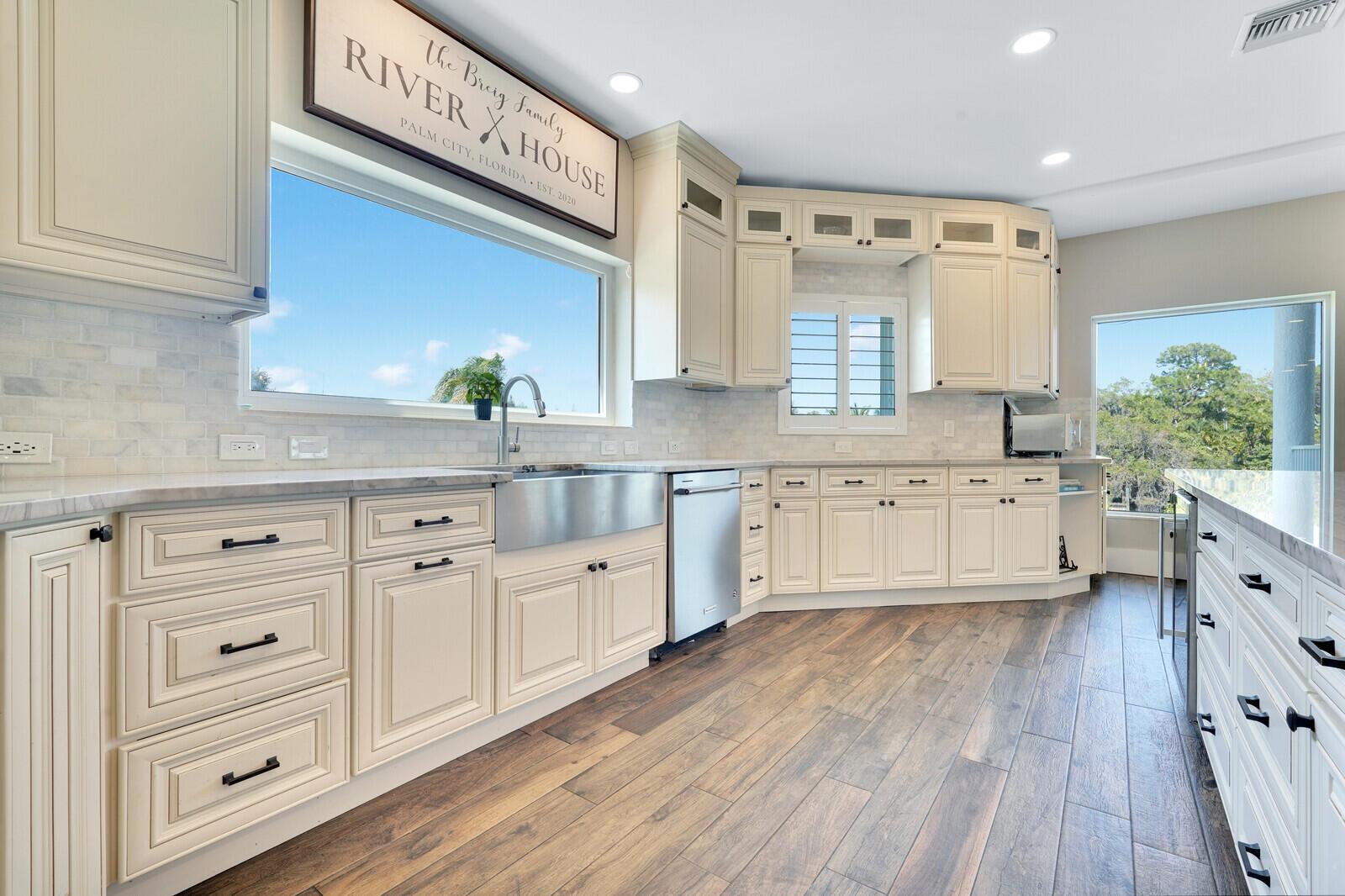 HIDEAWAY ISLES - Residential